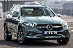2022 Mercedes Benz GLC Front Right in SIlver